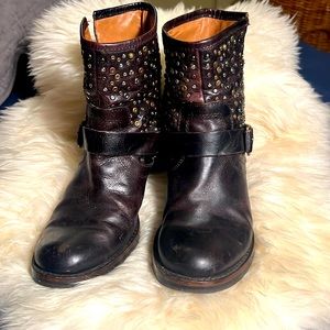 Lucky brand studded Moto motorcycle boots. Pull on. Bootie. Size 8.5